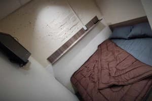 Мини-отель Бункер. Люкс двухместный с собственной ванной комнатой 1