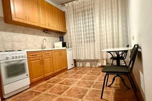 Flatkiev станция метро Контрактовая Площадь 8